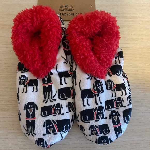 ☘️ Free W Bundle! LazyOne Fuzzy Feet Women’s Slippers - Picture 2 of 6